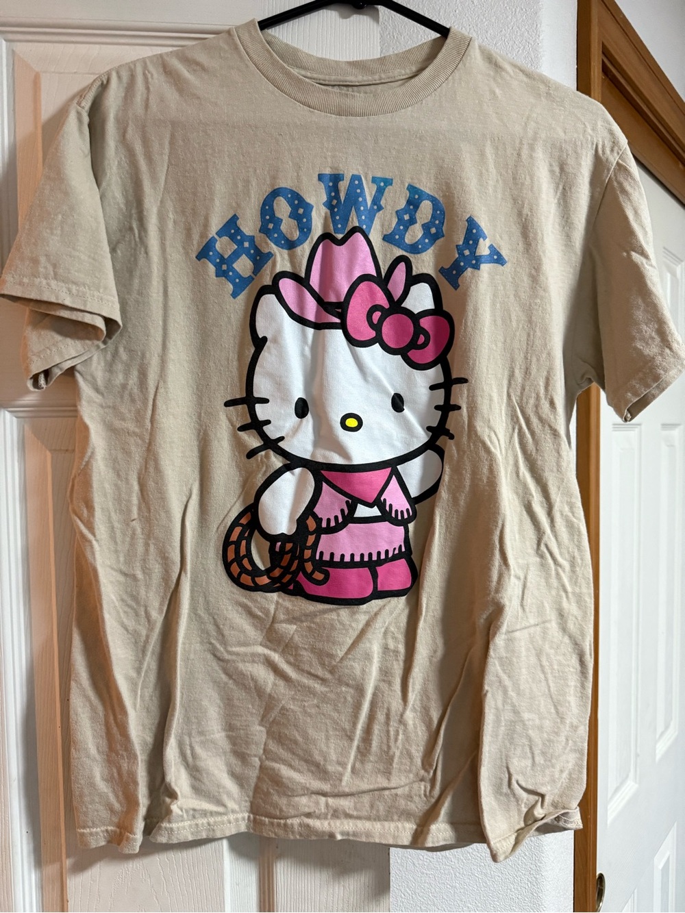 Women Howdy Hello Kitty Graphic T-Shirt